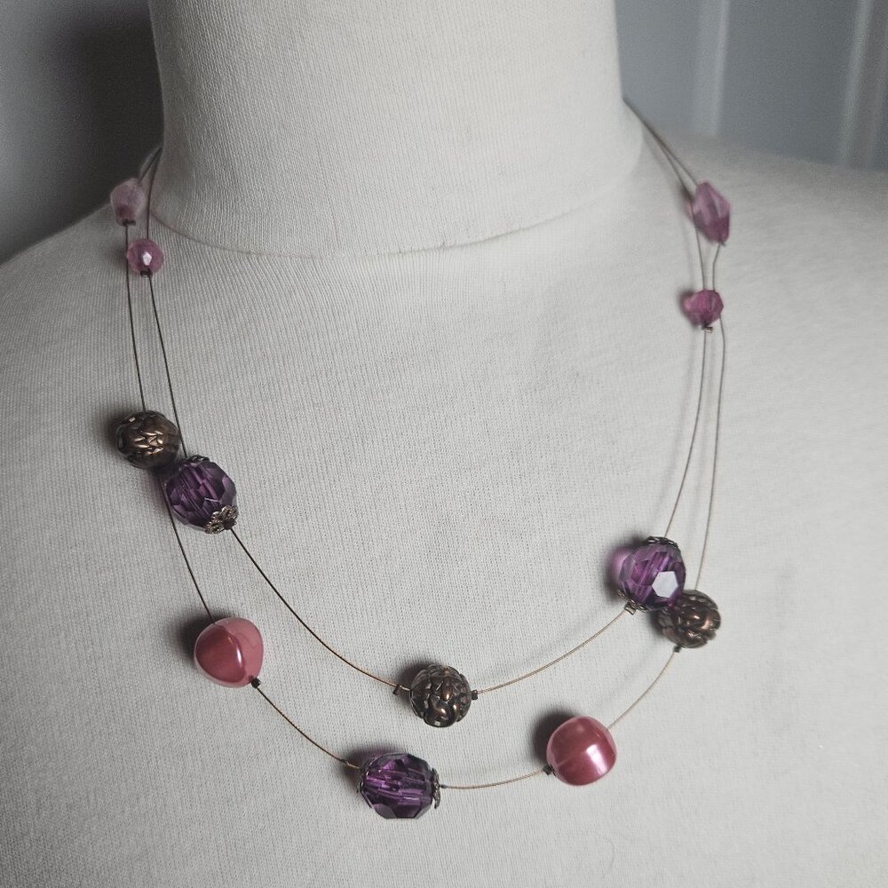 VINTAGE NECLACE OF LAVENDAR, PURPLE, PINK AND ANTIQUE GOLD TONE BEADS
